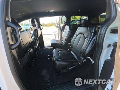 2025 Chrysler Pacifica Select 121.6" WB - zdjęcie 13 z 24 - miniatura