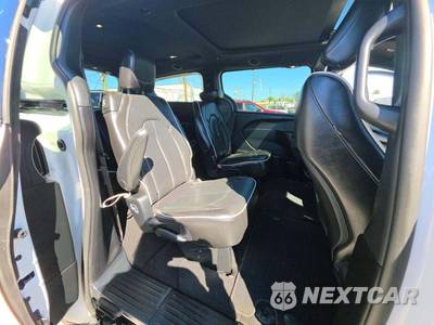 2027 Chrysler Pacifica Limited 121.6" WB - zdjęcie 17 z 22 - miniatura