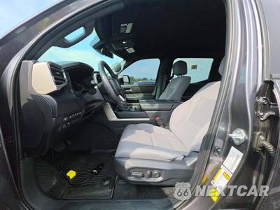 2025 Toyota Tundra SR5 Crew Cab Short Bed - zdjęcie 6 z 21 - miniatura