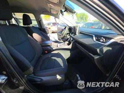2025 Toyota RAV4 LE - zdjęcie 18 z 22 - miniatura