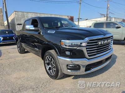 2026 Ram 1500 Laramie Crew Cab Short Bed - zdjęcie 4 z 21 - miniatura