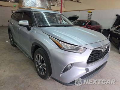 2020 Toyota Highlander XLE - zdjęcie 4 z 23 - miniatura