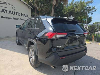 2025 Toyota RAV4 XLE - zdjęcie 2 z 20 - miniatura