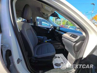2022 Ford Escape SE - zdjęcie 18 z 28 - miniatura