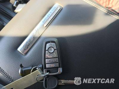 2021 Ford F-150 LARIAT Crew Cab Short Bed - zdjęcie 8 z 21 - miniatura