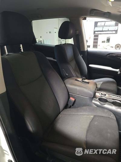 2017 Nissan Pathfinder SV - zdjęcie 18 z 26 - miniatura