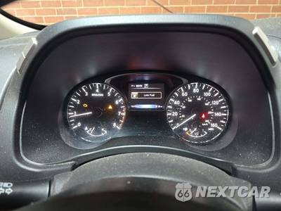 2017 Nissan Pathfinder SV - zdjęcie 9 z 26 - miniatura