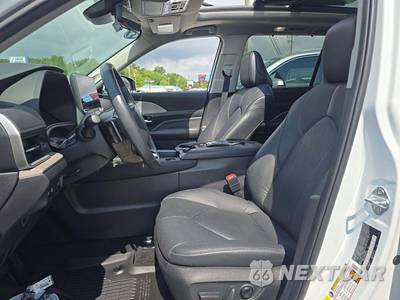 2024 Toyota Grand Highlander Platinum - zdjęcie 6 z 22 - miniatura