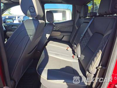 2024 GMC Canyon Denali Crew Cab Medium Bed 5SB - zdjęcie 13 z 20 - miniatura