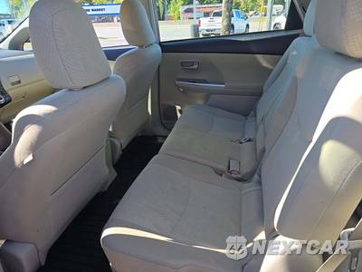 2014 Toyota Prius v Three - zdjęcie 13 z 22 - miniatura