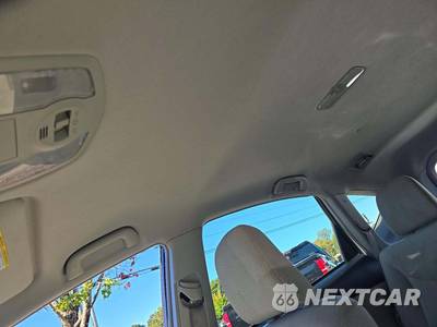 2014 Toyota Prius v Three - zdjęcie 11 z 22 - miniatura