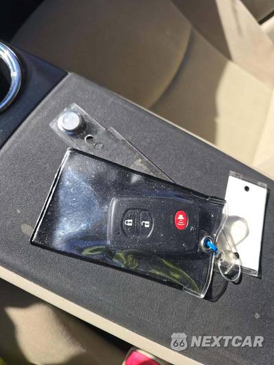 2014 Toyota Prius v Three - zdjęcie 8 z 22 - miniatura