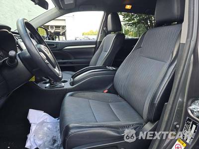 2015 Toyota Highlander LE Plus - zdjęcie 6 z 28 - miniatura