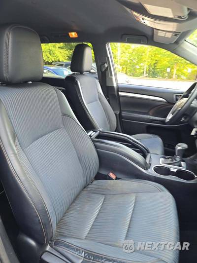 2015 Toyota Highlander LE Plus - zdjęcie 18 z 28 - miniatura