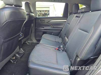 2015 Toyota Highlander LE Plus - zdjęcie 13 z 28 - miniatura