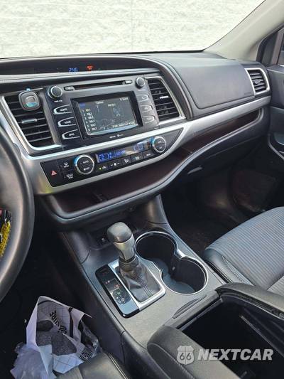 2015 Toyota Highlander LE Plus - zdjęcie 10 z 28 - miniatura