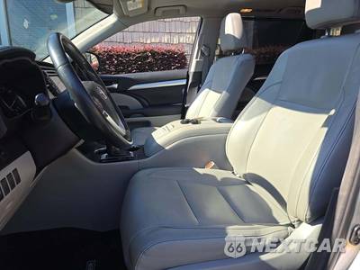 2017 Toyota Highlander XLE - zdjęcie 6 z 21 - miniatura
