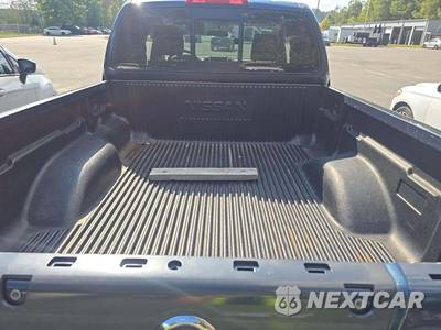 2017 Nissan Frontier SV Extended Cab Medium Bed - zdjęcie 14 z 28 - miniatura