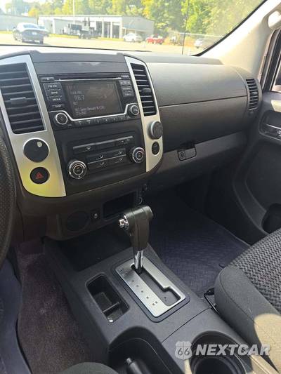 2017 Nissan Frontier SV Extended Cab Medium Bed - zdjęcie 10 z 28 - miniatura