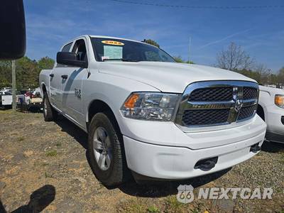 2022 Ram 1500 Classic SLT Crew Cab Short Bed - zdjęcie 4 z 20 - miniatura