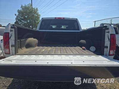 2022 Ram 1500 Classic SLT Crew Cab Short Bed - zdjęcie 14 z 20 - miniatura