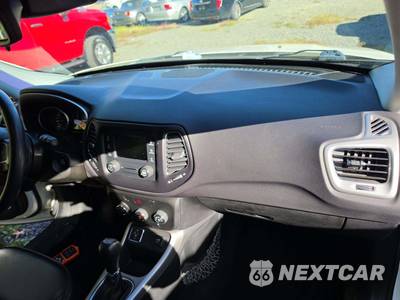 2018 Jeep Compass Latitude - zdjęcie 19 z 23 - miniatura