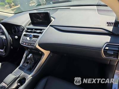 2019 Lexus NX 300 - zdjęcie 19 z 26 - miniatura