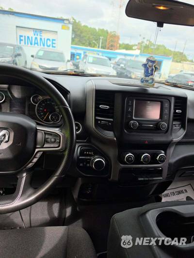 2019 Ram 1500 Tradesman Crew Cab Short Bed - zdjęcie 10 z 26 - miniatura