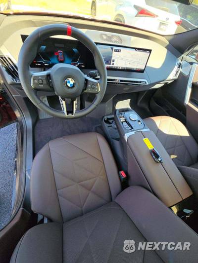 2025 BMW iX M60 - zdjęcie 10 z 22 - miniatura