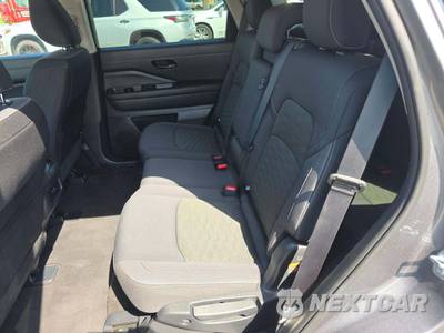 2025 Nissan Pathfinder SV - zdjęcie 10 z 20 - miniatura
