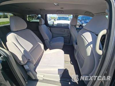 2016 Kia Sedona LX 120.5" WB - zdjęcie 17 z 34 - miniatura