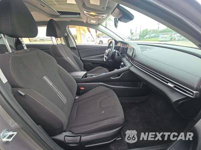 2025 Hyundai Elantra SEL Convenience - zdjęcie 18 z 24 - miniatura