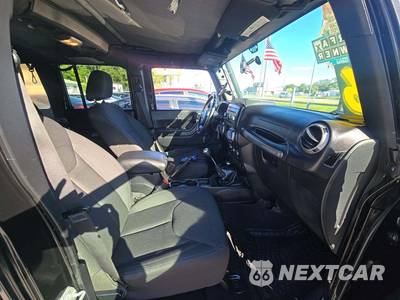 2016 Jeep Wrangler Unlimited Willys Wheeler Edition - zdjęcie 18 z 26 - miniatura