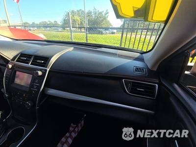 2016 Toyota Camry SE - zdjęcie 19 z 25 - miniatura