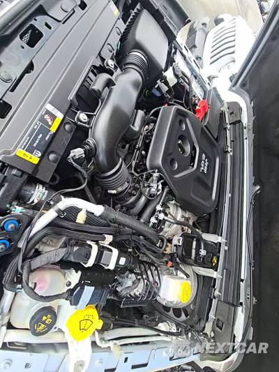 2023 Jeep Wrangler 4 Door Sahara - zdjęcie 24 z 26 - miniatura