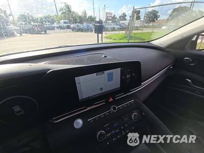 2025 Hyundai Elantra Limited - zdjęcie 10 z 26 - miniatura