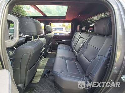 2025 Toyota Tundra Platinum Crew Cab Short Bed - zdjęcie 13 z 22 - miniatura
