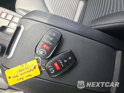 2024 Toyota Highlander XSE - zdjęcie 5 z 18 - miniatura