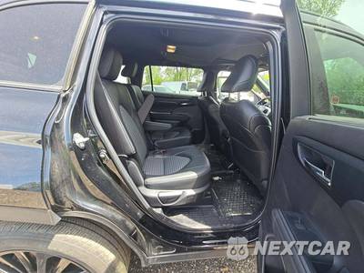 2024 Toyota Highlander XSE - zdjęcie 14 z 18 - miniatura