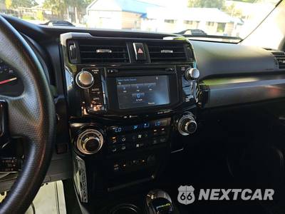 2019 Toyota 4Runner Limited Nightshade - zdjęcie 10 z 24 - miniatura