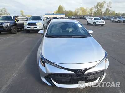 2020 Toyota Corolla Hatchback SE - zdjęcie 2 z 25 - miniatura