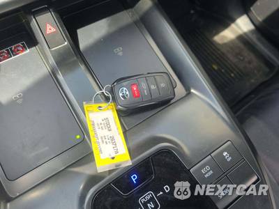 2026 Toyota C-HR XSE - zdjęcie 8 z 23 - miniatura