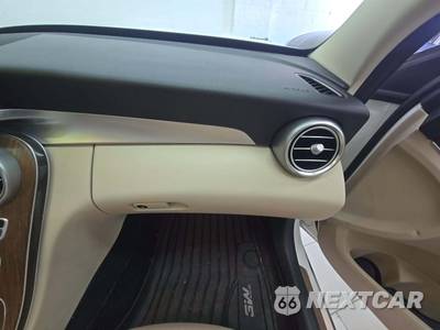 2020 Mercedes-Benz C 300 4MATIC Sedan - zdjęcie 19 z 22 - miniatura