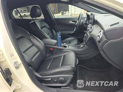 2016 Mercedes-Benz GLA 250 - zdjęcie 15 z 23 - miniatura