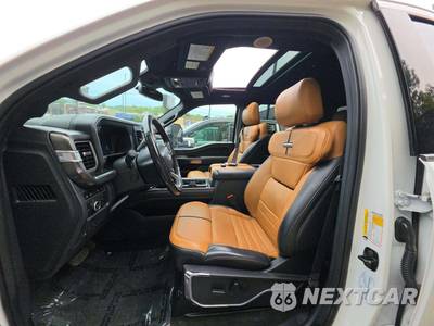 2024 Ford Super Duty F-250 Platinum Crew Cab Medium Bed - zdjęcie 6 z 22 - miniatura