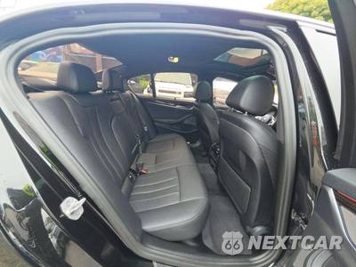 2023 BMW 5 Series Sedan 530i xDrive M SPORT LINE - zdjęcie 13 z 19 - miniatura