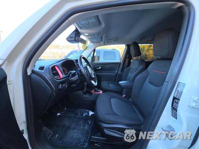 2016 Jeep Renegade Trailhawk - zdjęcie 6 z 22 - miniatura