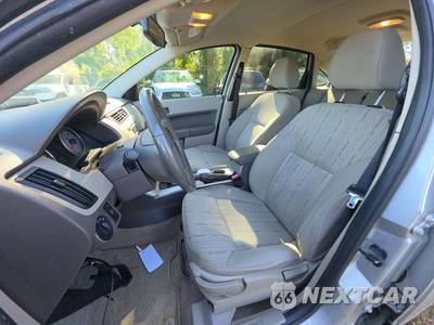 2010 Ford Focus SE Sedan - zdjęcie 3 z 37 - miniatura