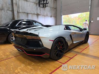 2015 Lamborghini Aventador LP 700-4 Convertible - zdjęcie 3 z 25 - miniatura