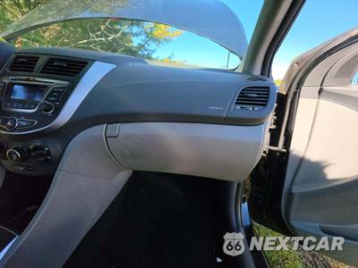 2016 Hyundai Accent SE Sedan - zdjęcie 19 z 43 - miniatura